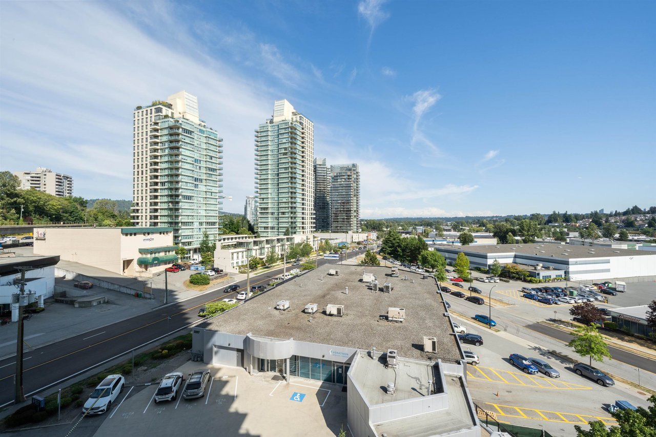 706-2133 Douglas Rd