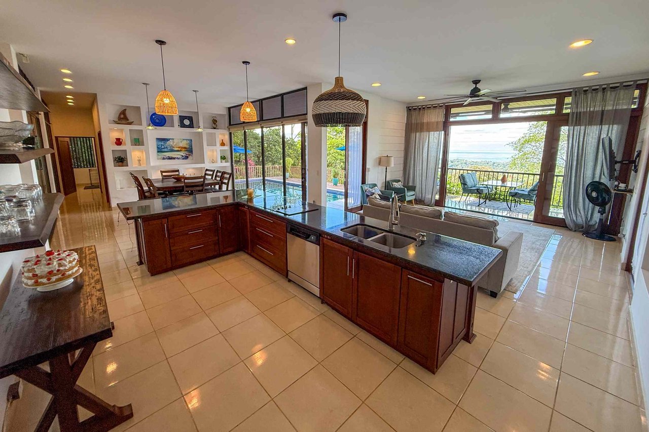Panoramic Ocean View 4-Bedroom Home with Big Pool & Ample Space to Entertain in Ojochal Costa Rica