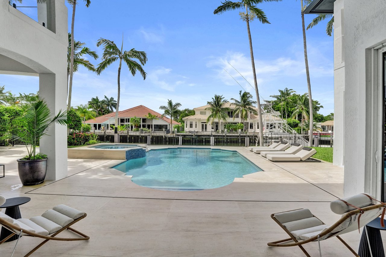 30  S Compass Dr