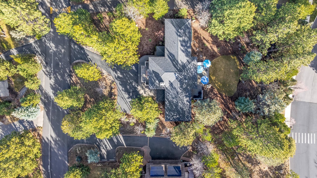 2589 NW Champion Circle