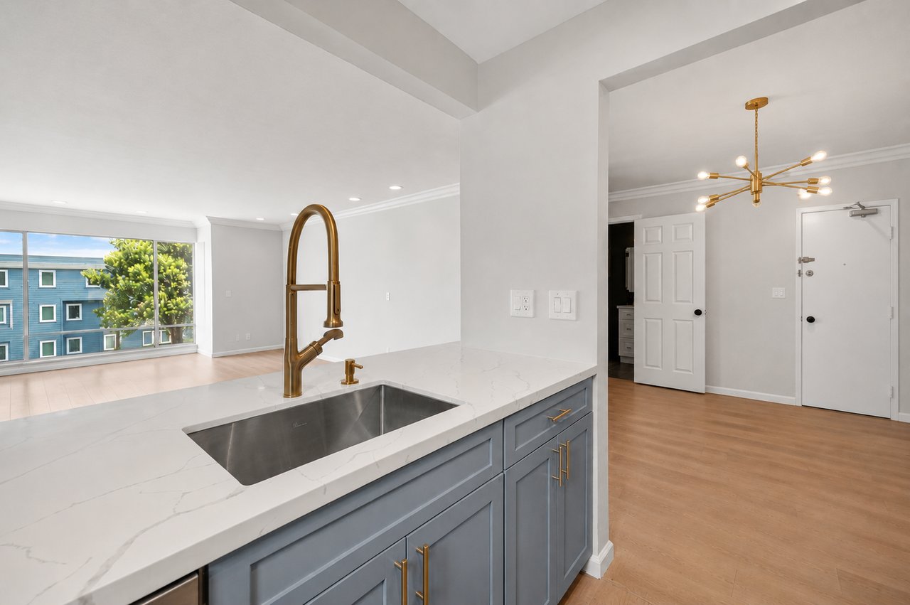 5320 Diamond Heights Blvd. #207