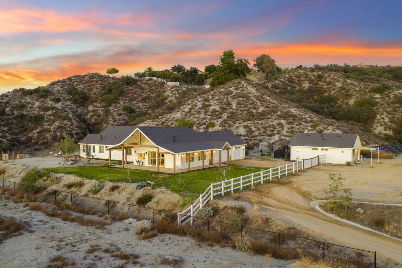 41950 Calle La Escondida