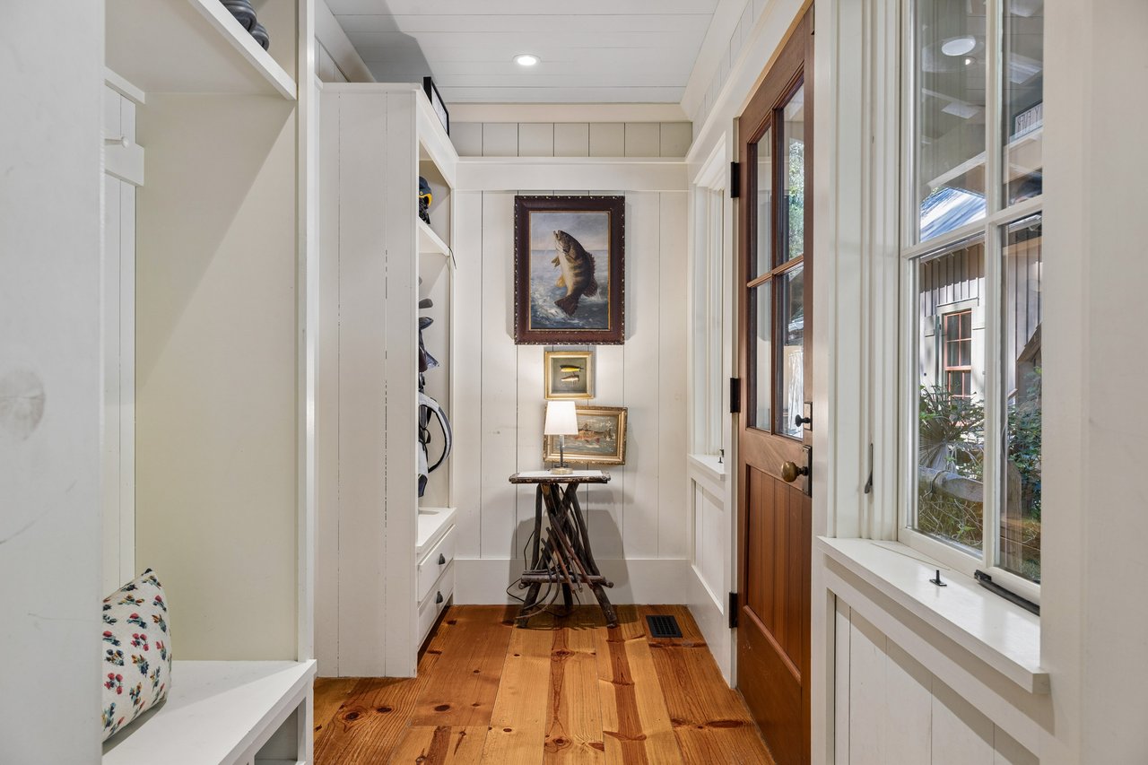 13 Barksdale Lane