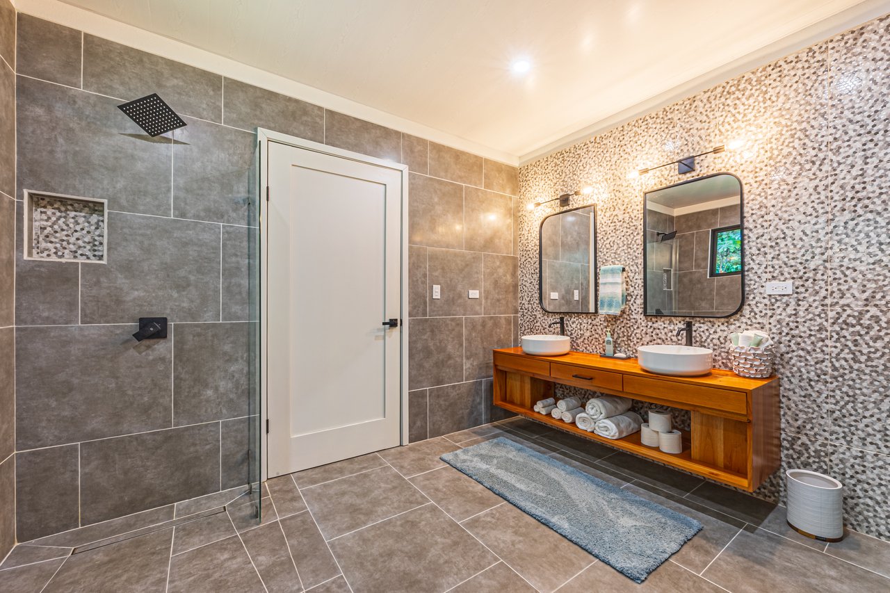 Contemporary Mountain View Villa – 5 Minutes to Playa Dominical