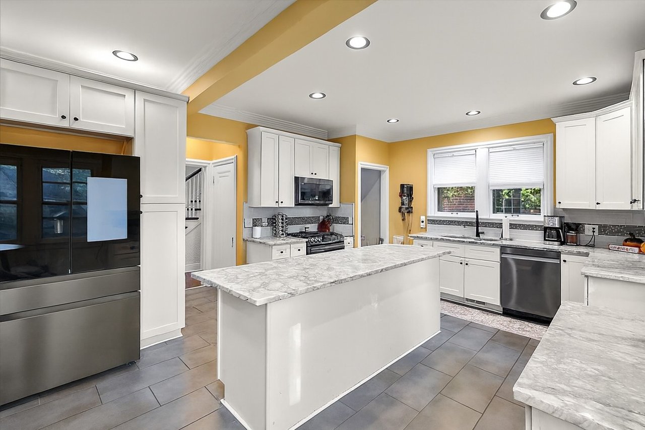 18214 Parkside Street