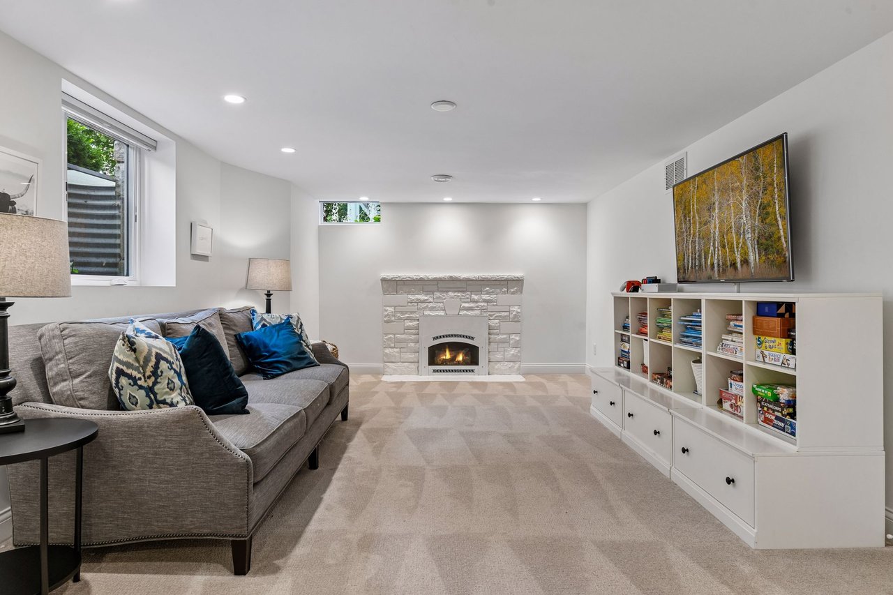 5412 Kellogg Ave, Edina