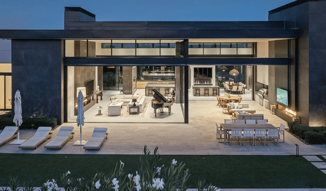 Luxury modern estate with resort like backyard in Paradise Valley Arizona