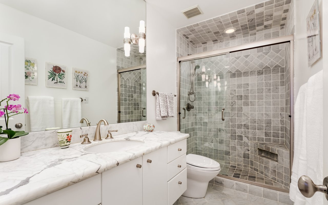 460 S Marion Parkway, 2000