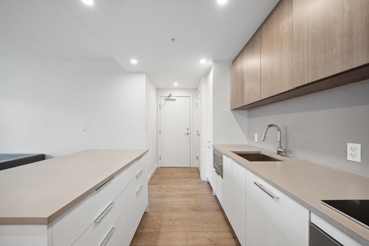 202-13318 104 Ave