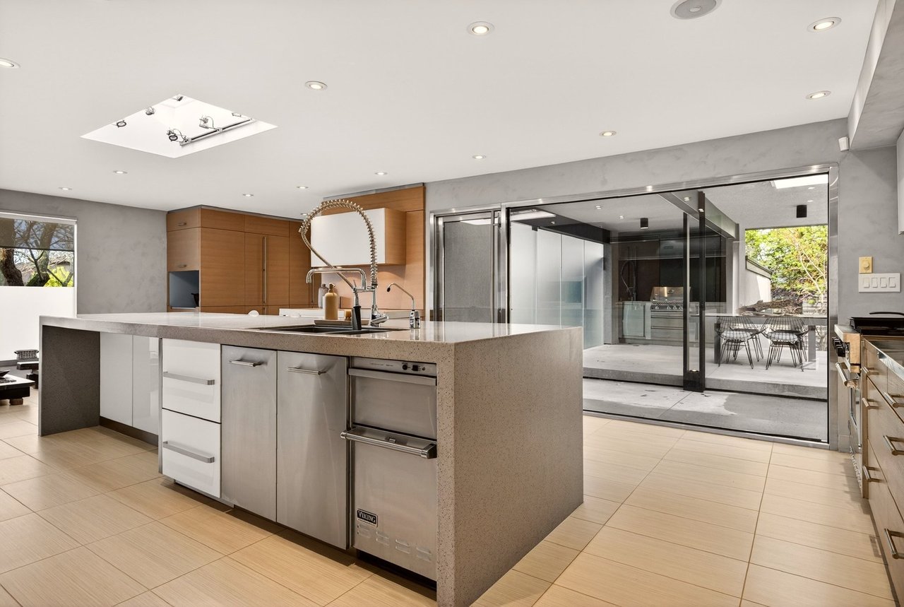 Inspiring MCM Residence