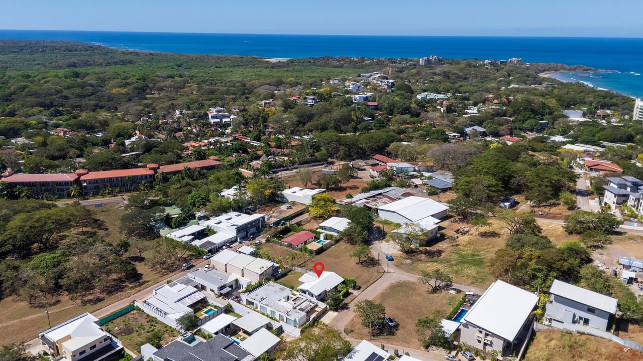 Coastal Tropical Walkable Home, Tamarindo, Guanacaste