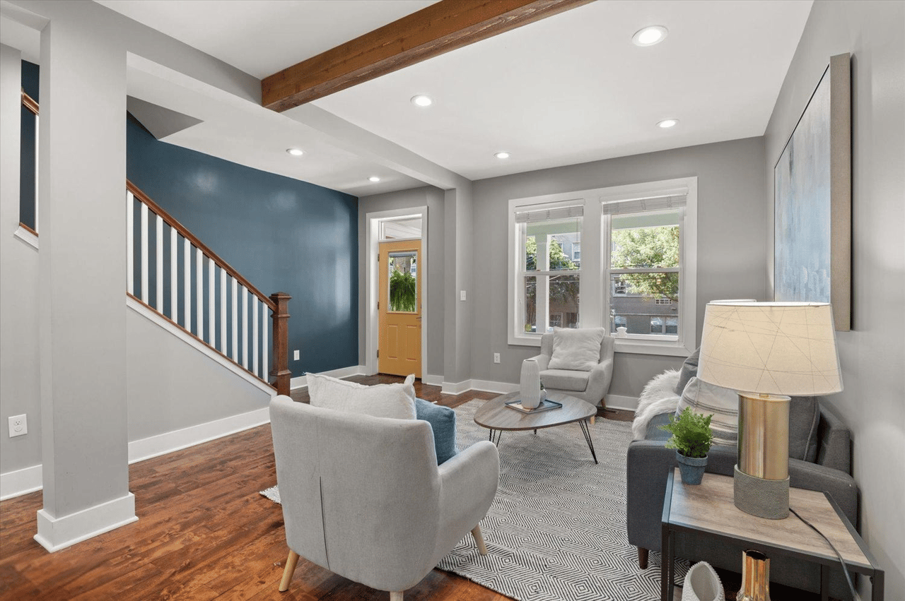 613 Longfellow St NW