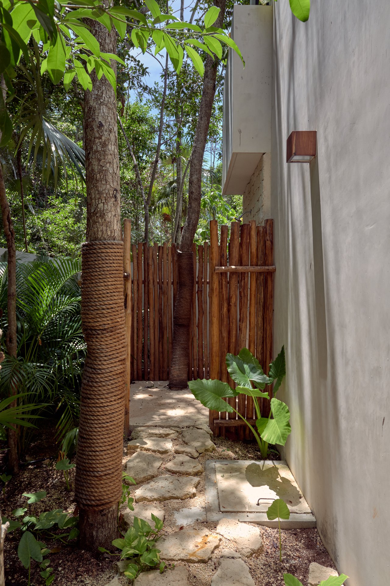 Casa Lucas | 3BR Jungle Villa w/ Rooftop Pool