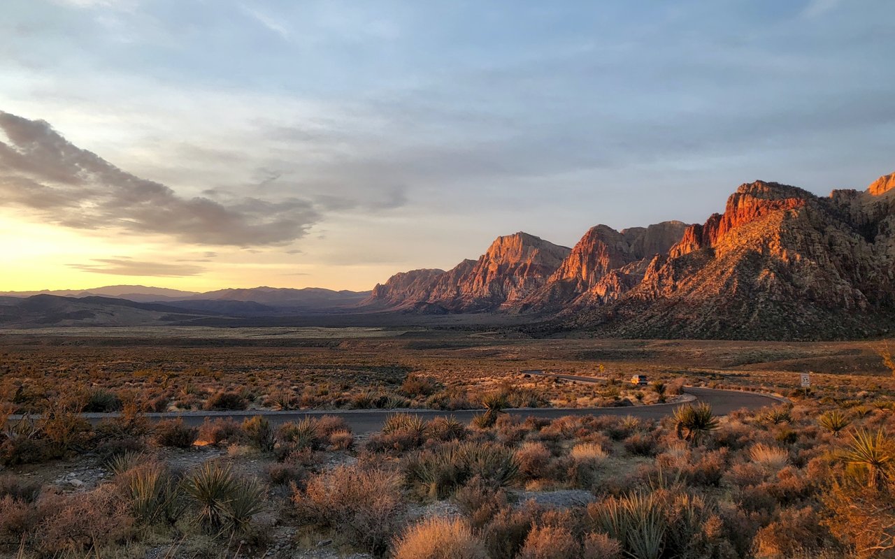 5 of the Best Las Vegas Hiking Trails to Explore this Fall