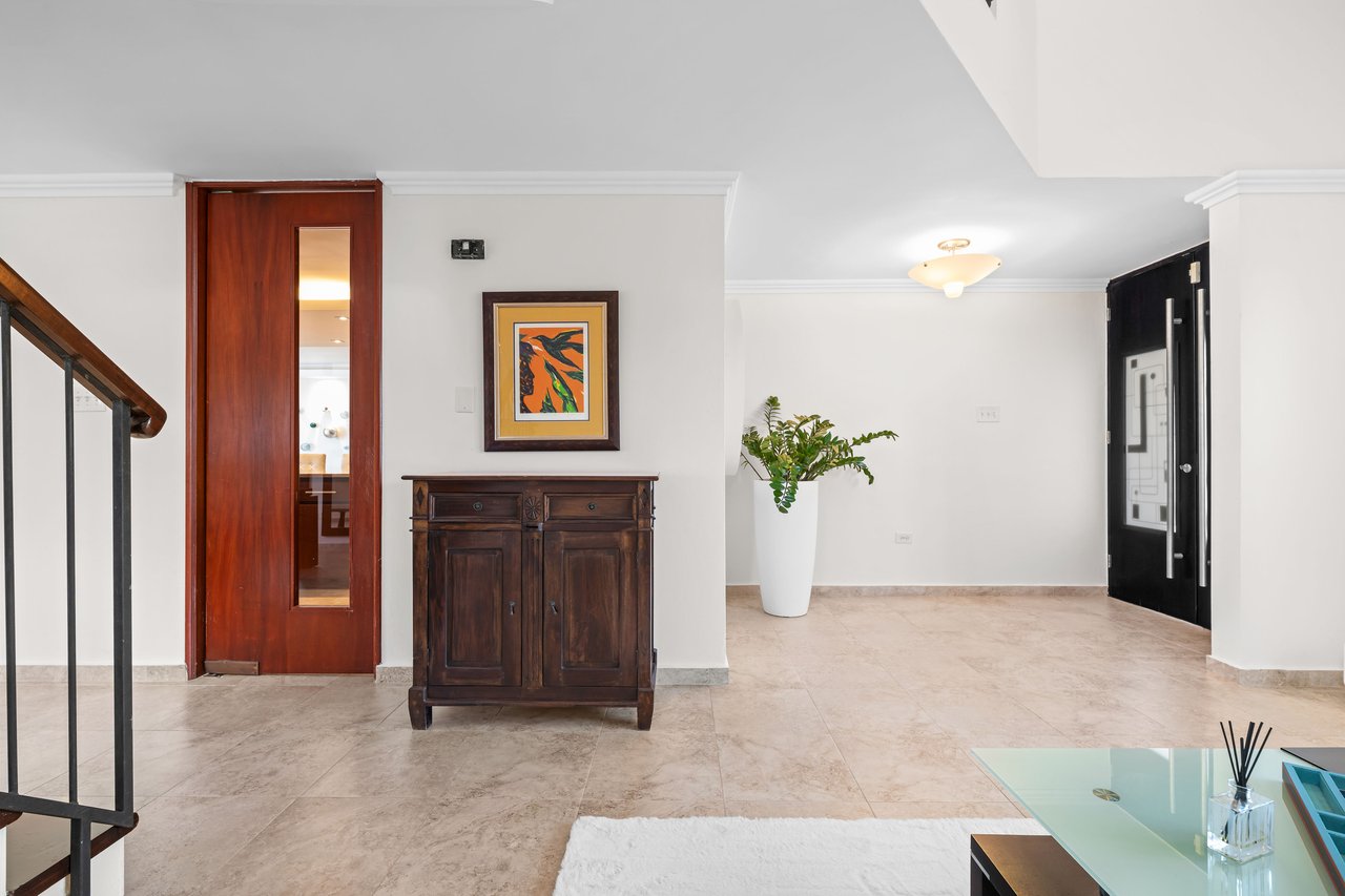 Urb. Estancias Reales | Guaynabo, P.R.