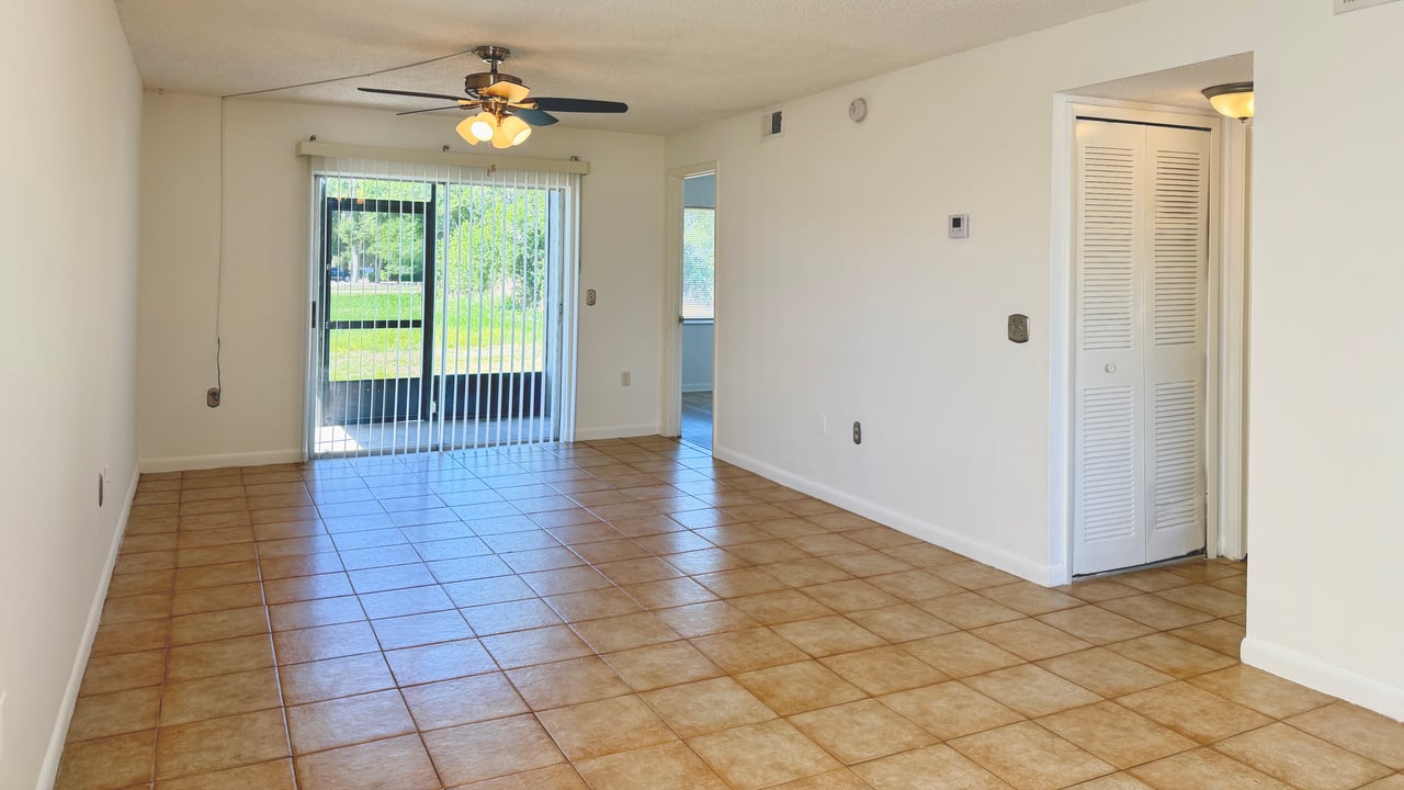 Spacious Ground-Floor Apartment for Lease in Winter Springs