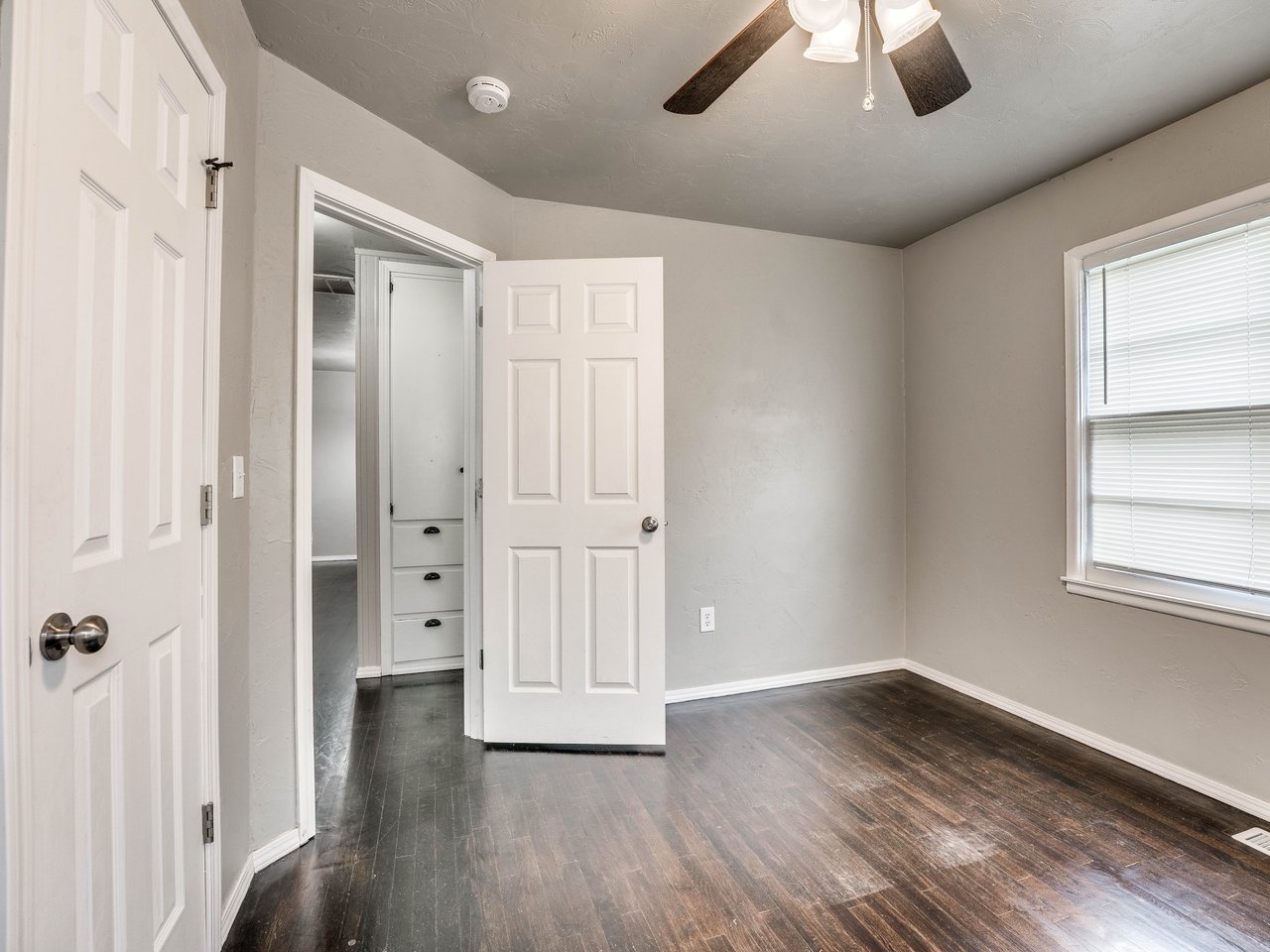 1313 Laverne