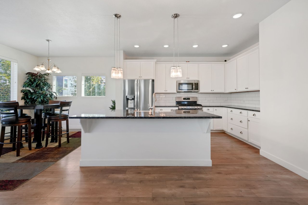 4696 W Camellia N