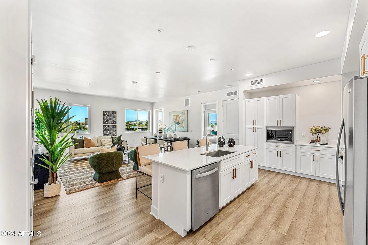 3131 N CENTRAL Avenue, 4015, Phoenix Unit: 4015