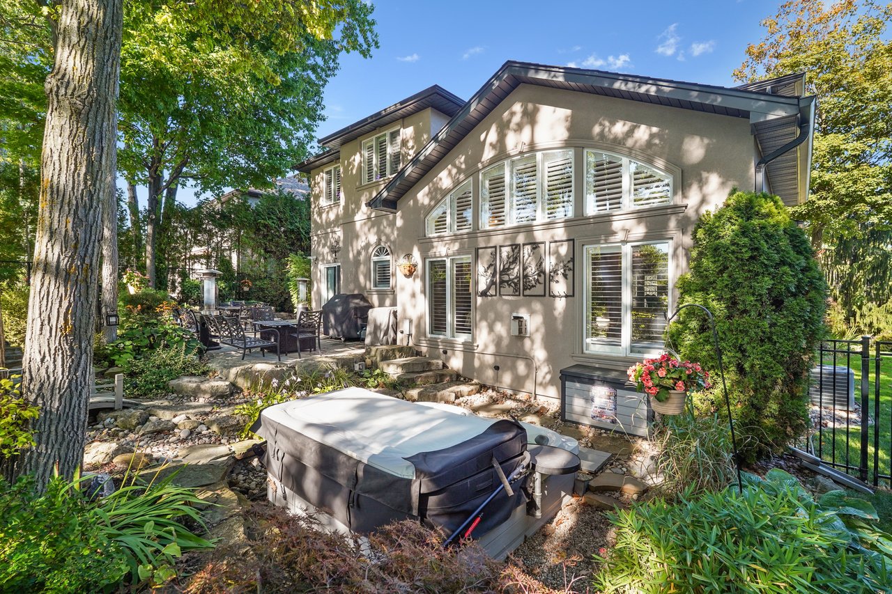 A Lifestyle Retreat in Prestigious Tyandaga Woods