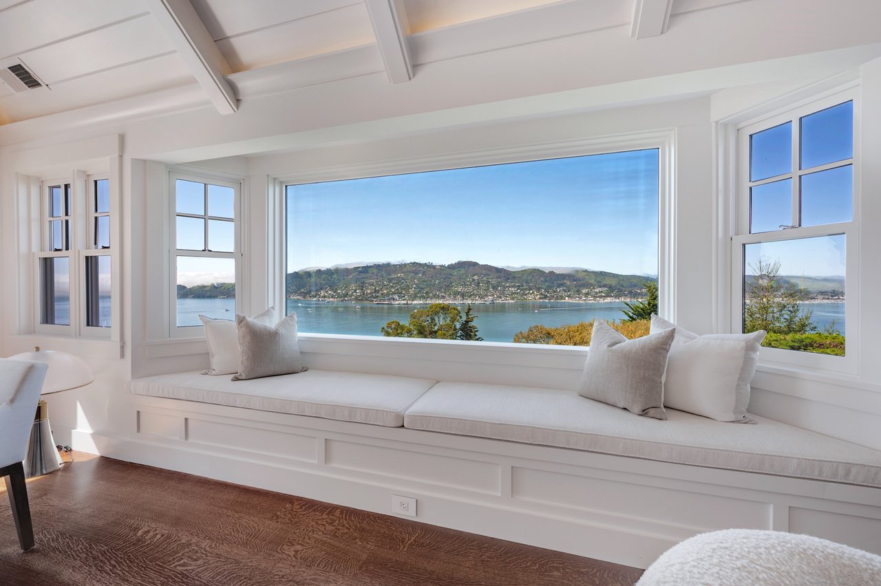 Stunning View Residence