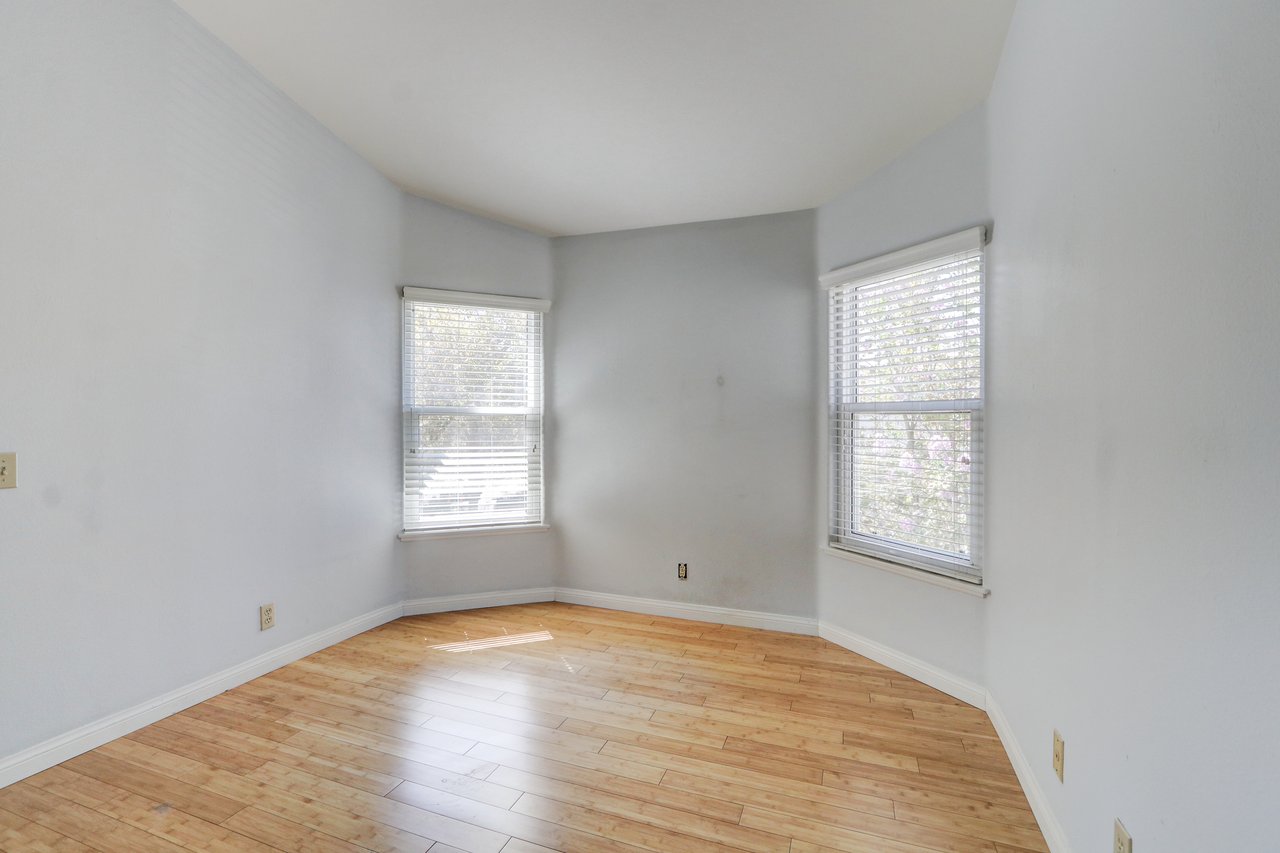 22303 Golden Canyon Cir