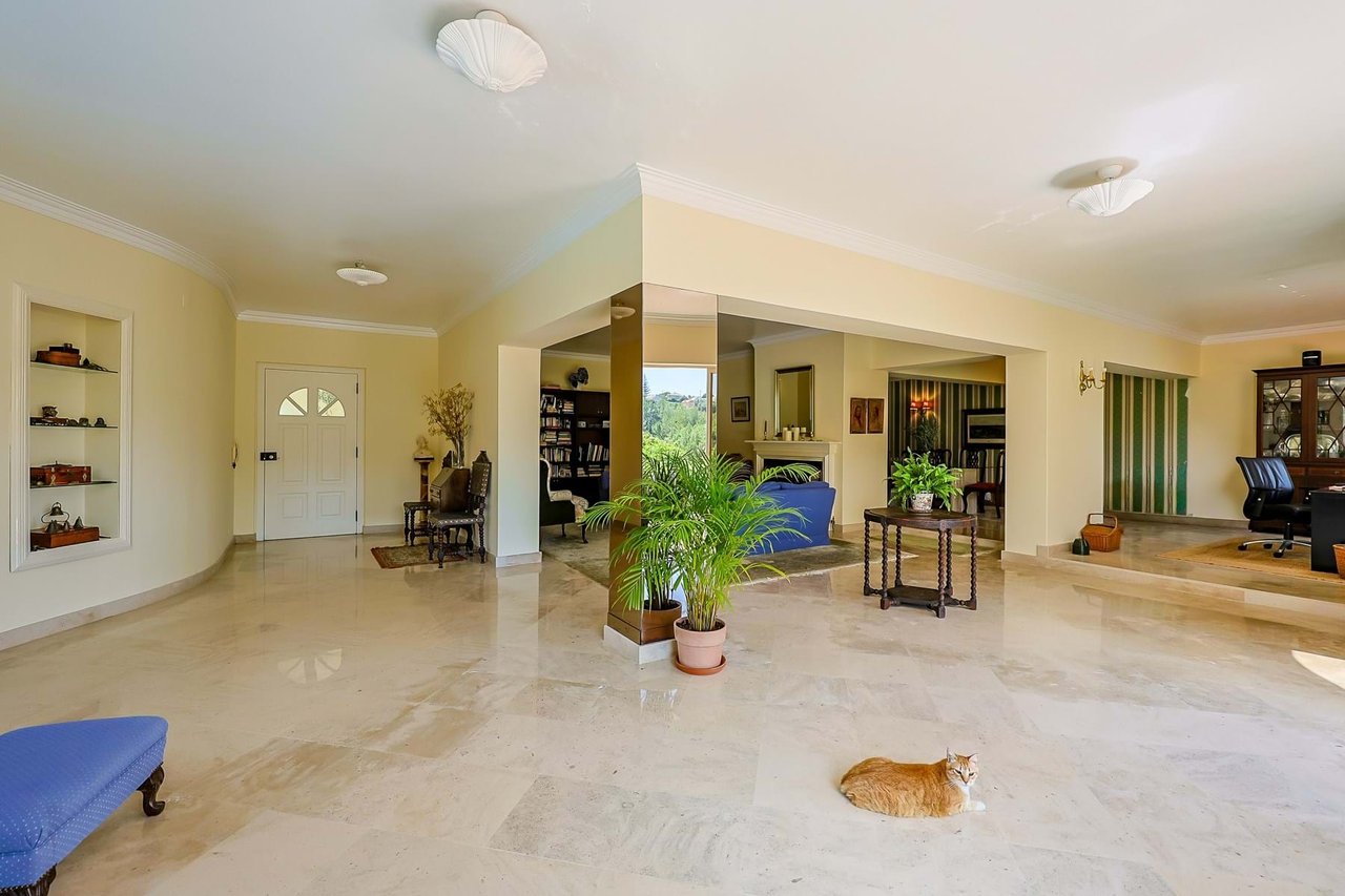 Exclusive Family Villa with Expansive Gardens Near Sintra’s UNESCO Heritage Centre