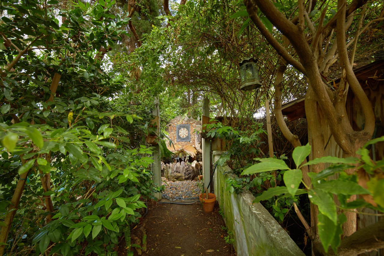 27002 Avenida Las Palmas