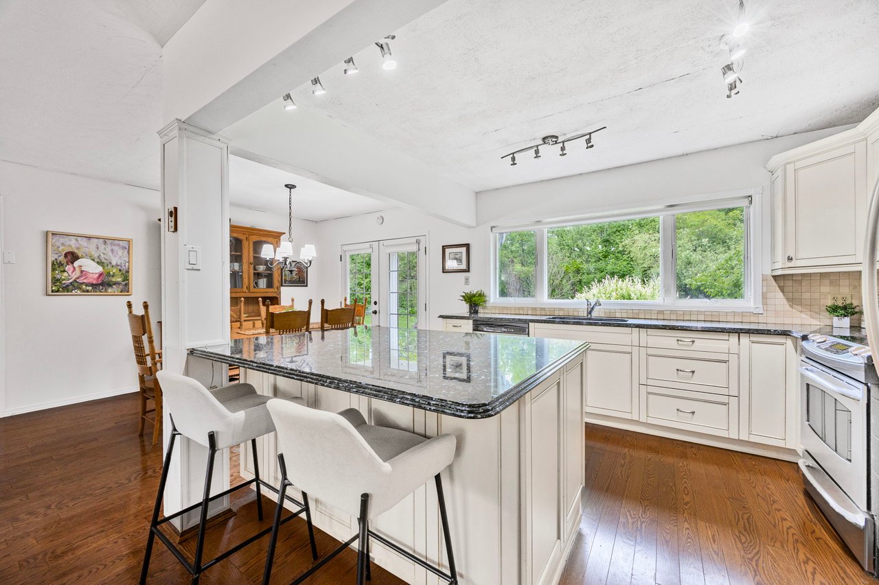 55 Old Church Road, King