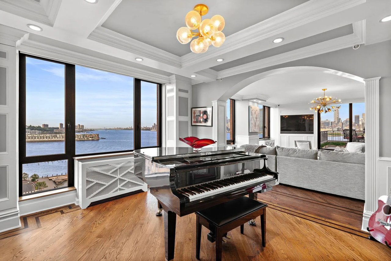 HOBOKEN WATERFRONT LIVING