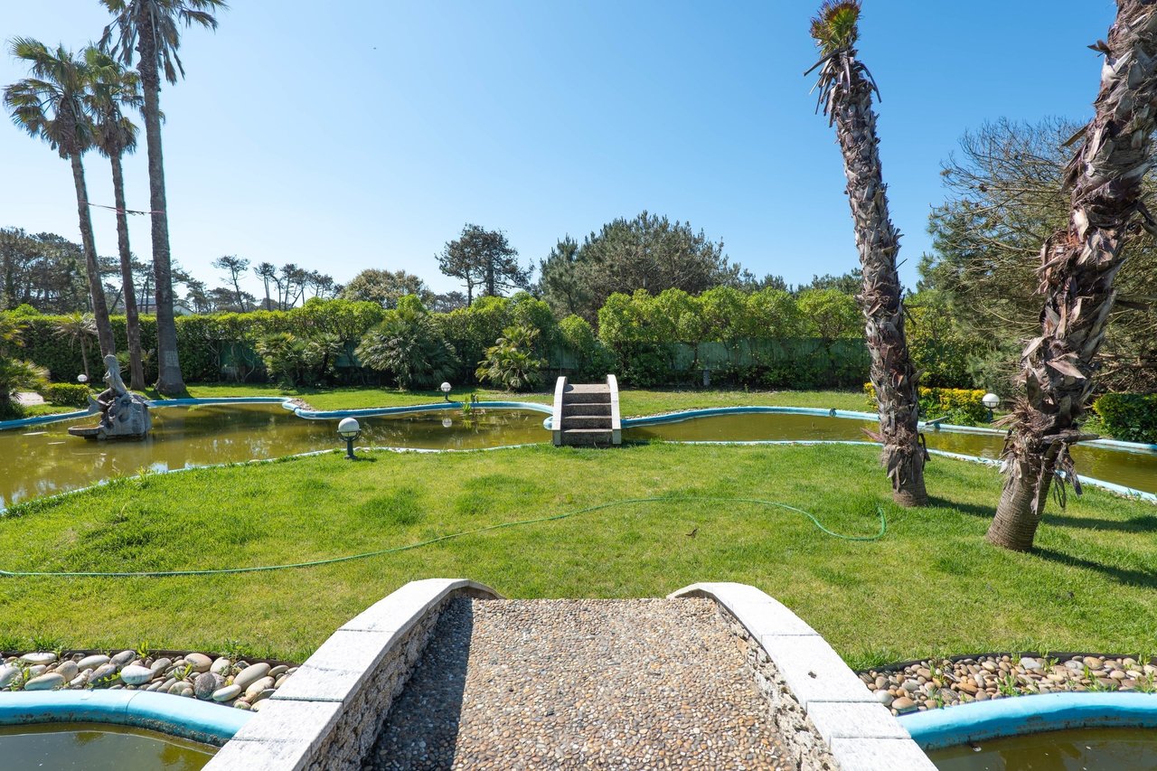 Secluded 5-Bedroom Villa with Pool and Sea Views on Expansive Dune-Side Plot – Apúlia e Fão