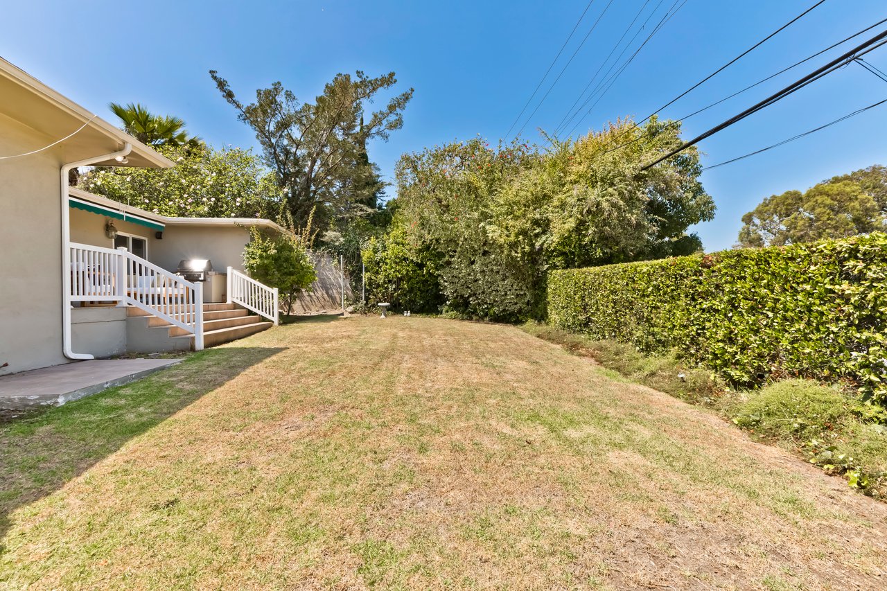 2302 Duxbury Cir, Beverlywood