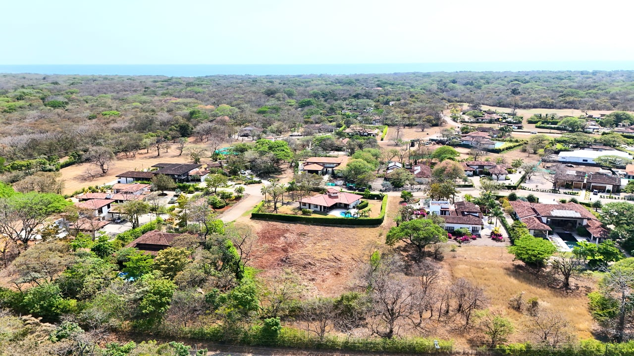 Los Almendros Lot #29 | Build-Ready 2,529m² Parcel in Hacienda Pinilla’s Premier Gated Community