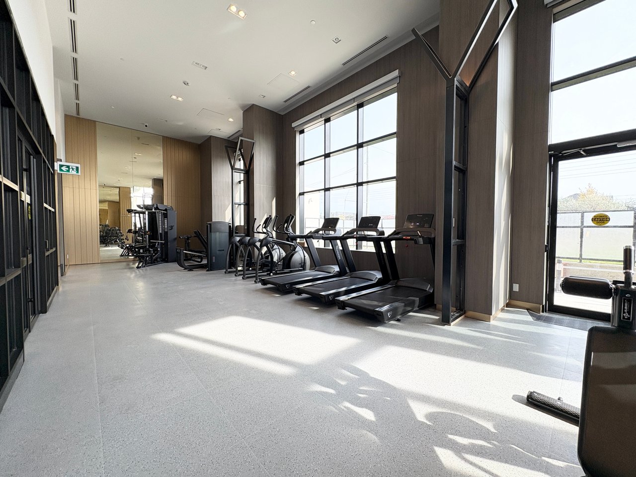 395 Dundas Street W Unit: 223