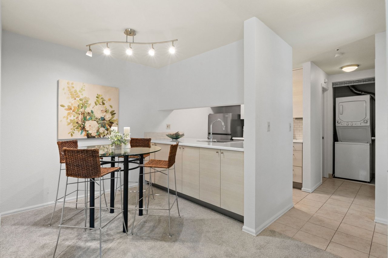 3025 Broadway Street Unit: 2