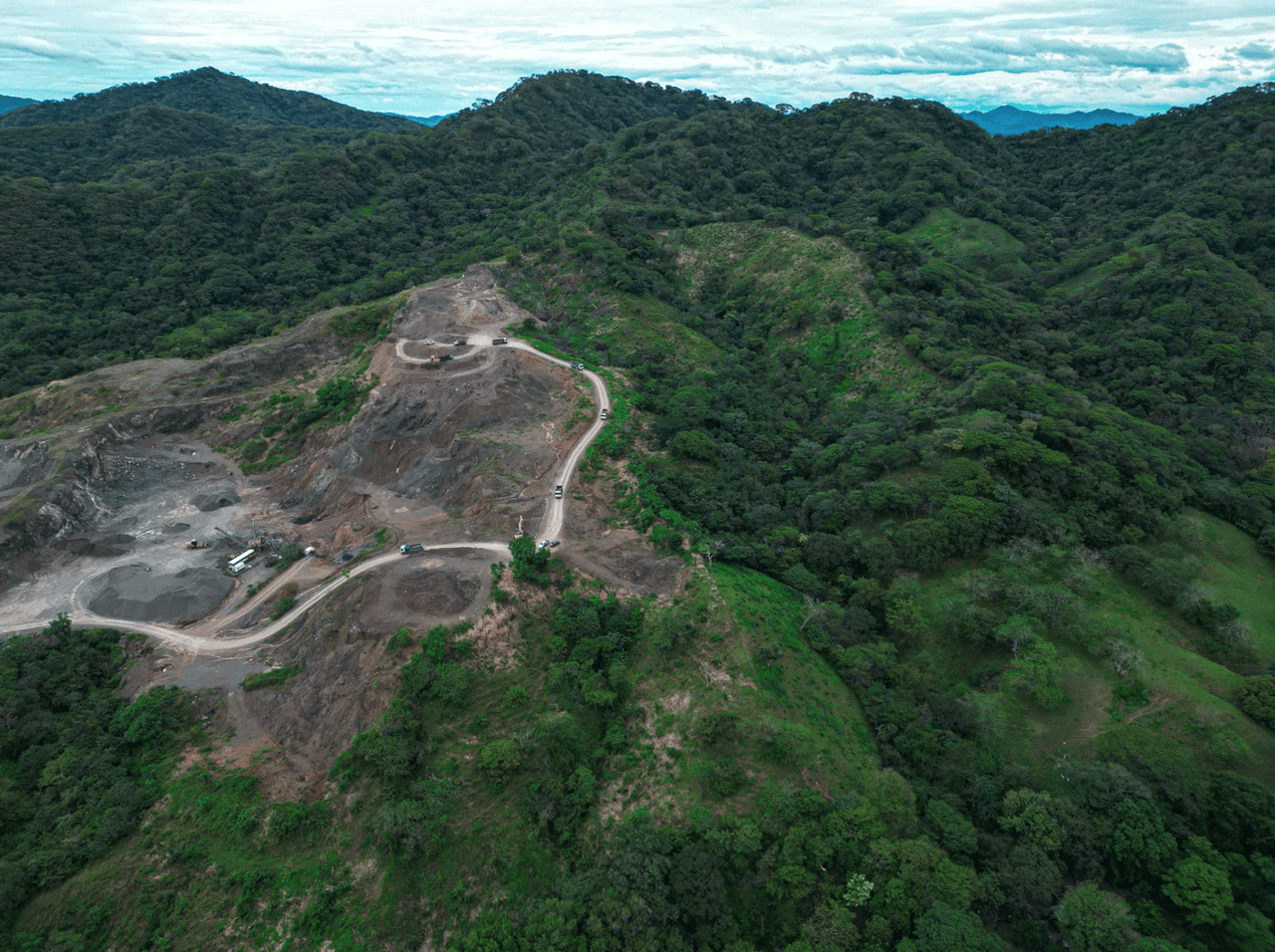 Palo De Arco Tajo - Land Fro Material Extraction - Income Opportunity