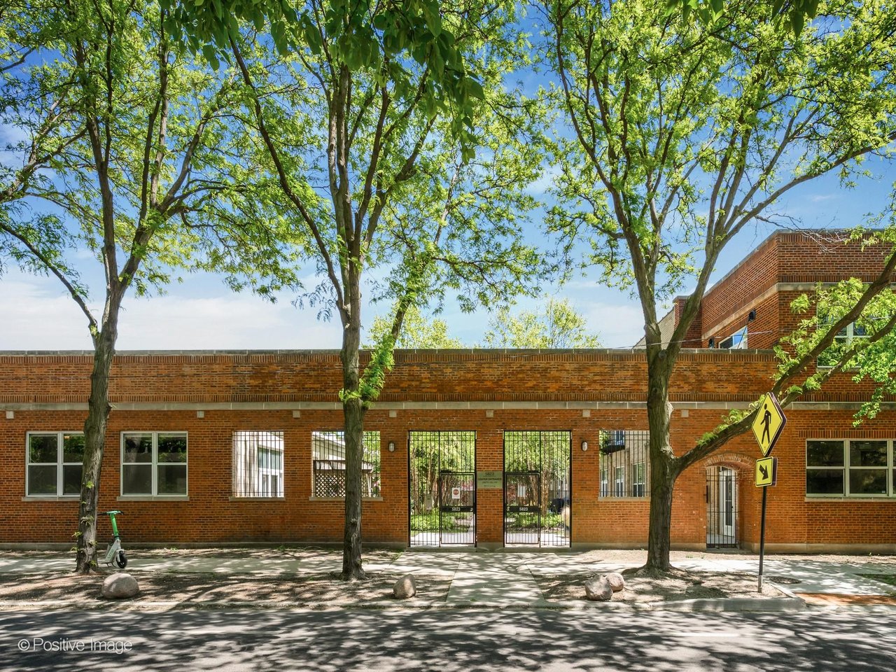 5823 N Ravenswood Unit 106