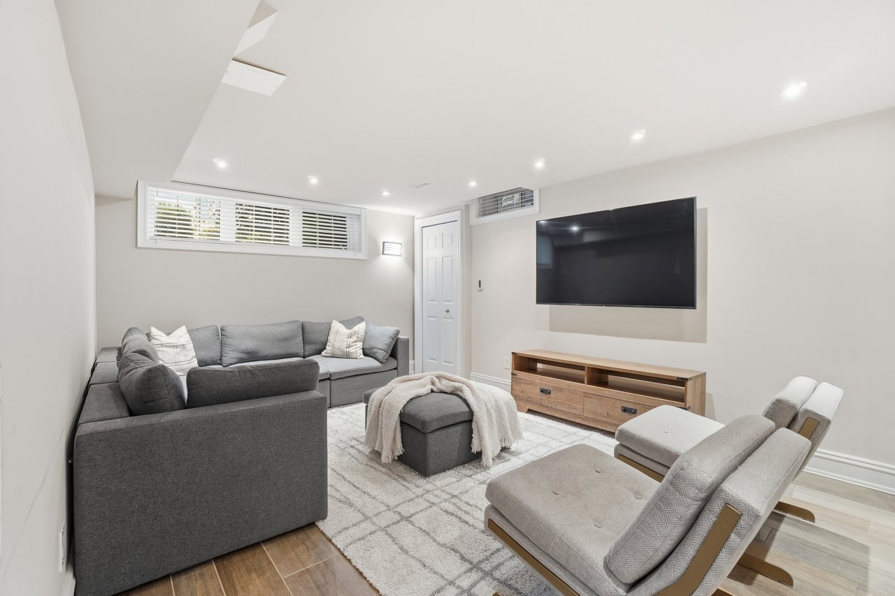 2 Glengordon Cres, Markham Ontario