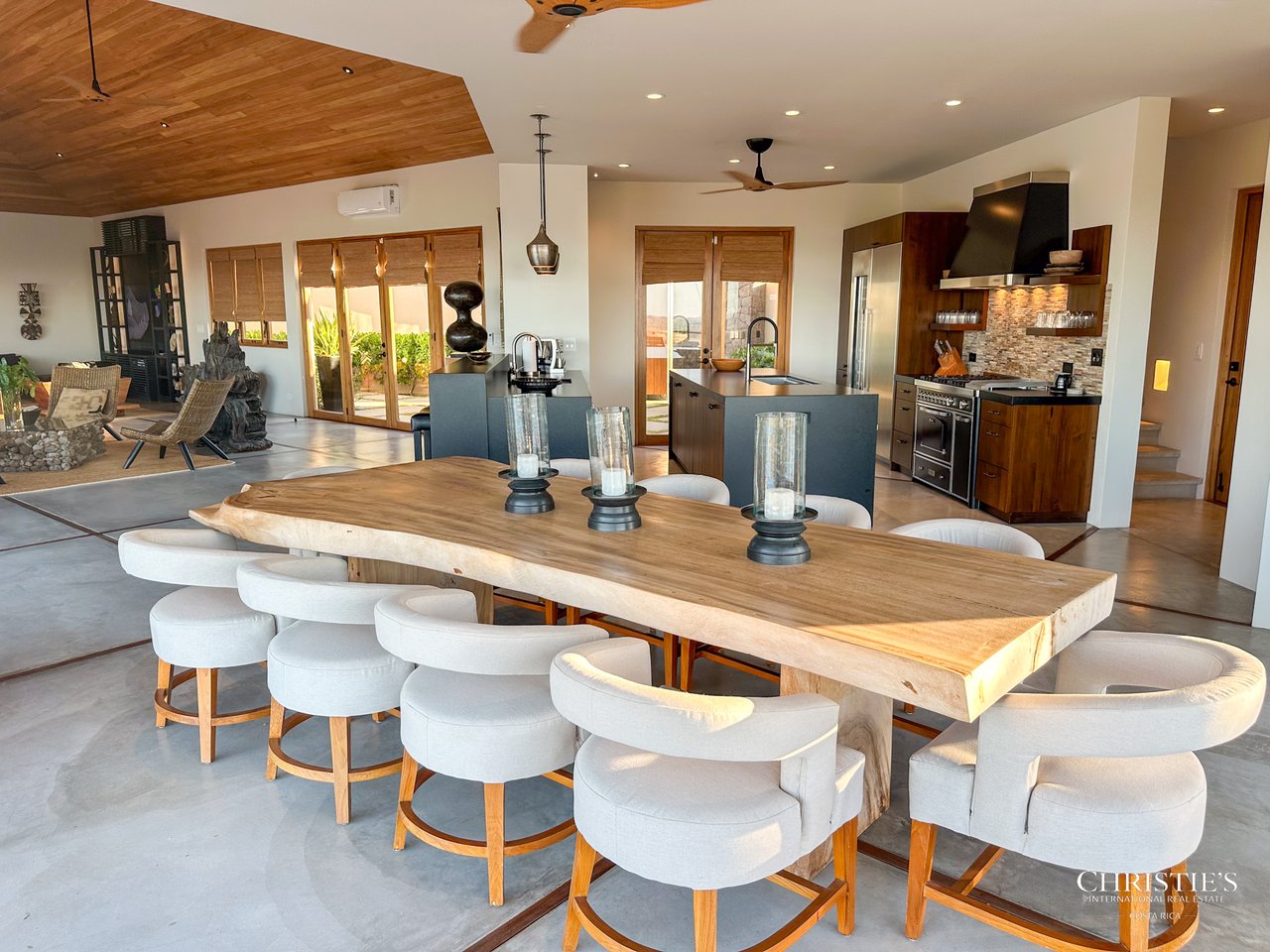 Casa Tres Doces - El Tesoro Development