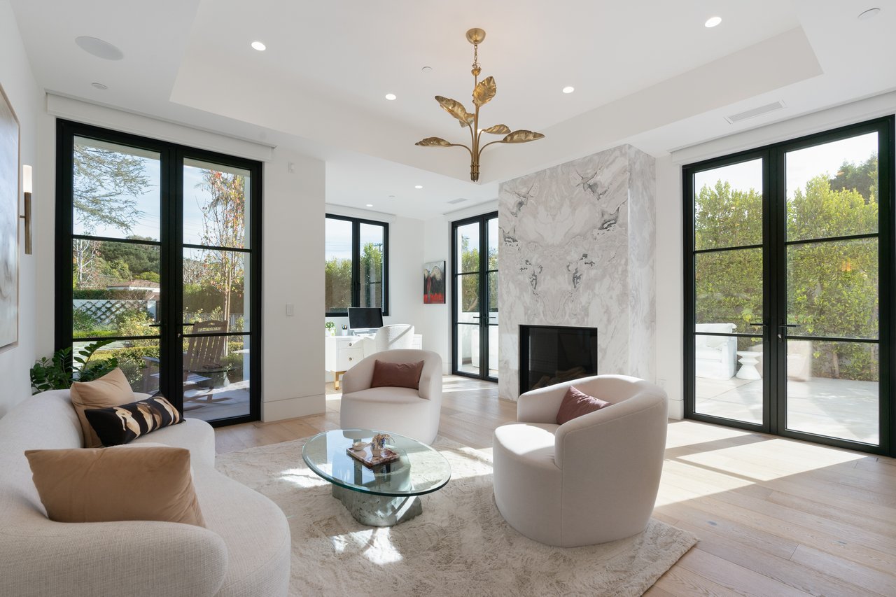 Sprawling Diamond