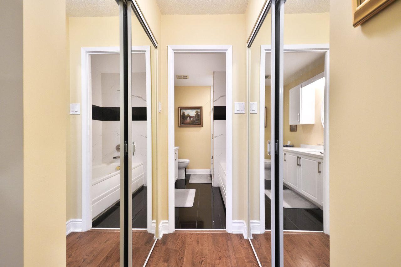 801-2511 Lakeshore Rd W, Oakville