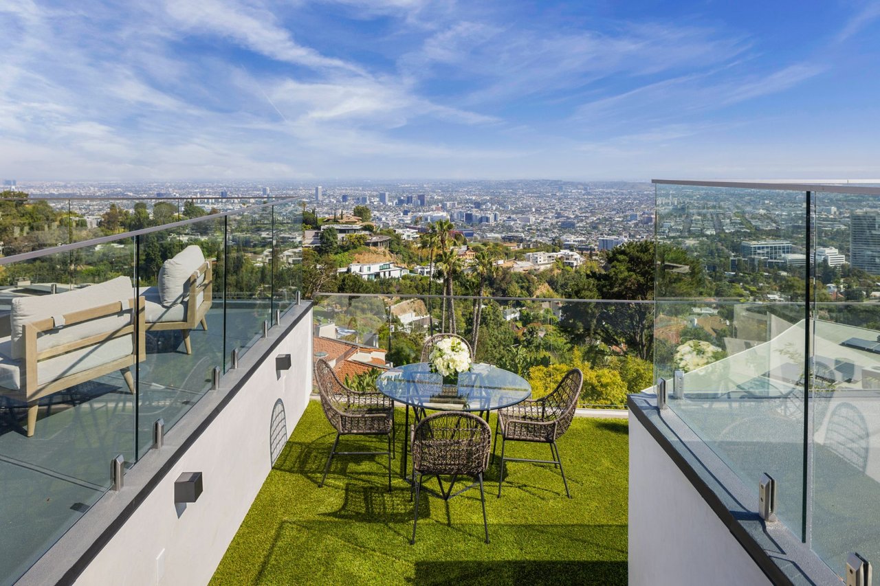 9270 Kinglet Dr, Hollywood Hills