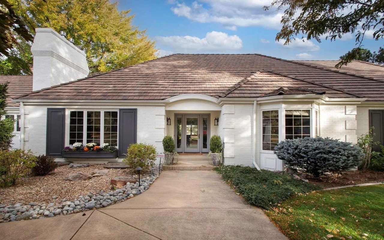 9 Huntwick Ln