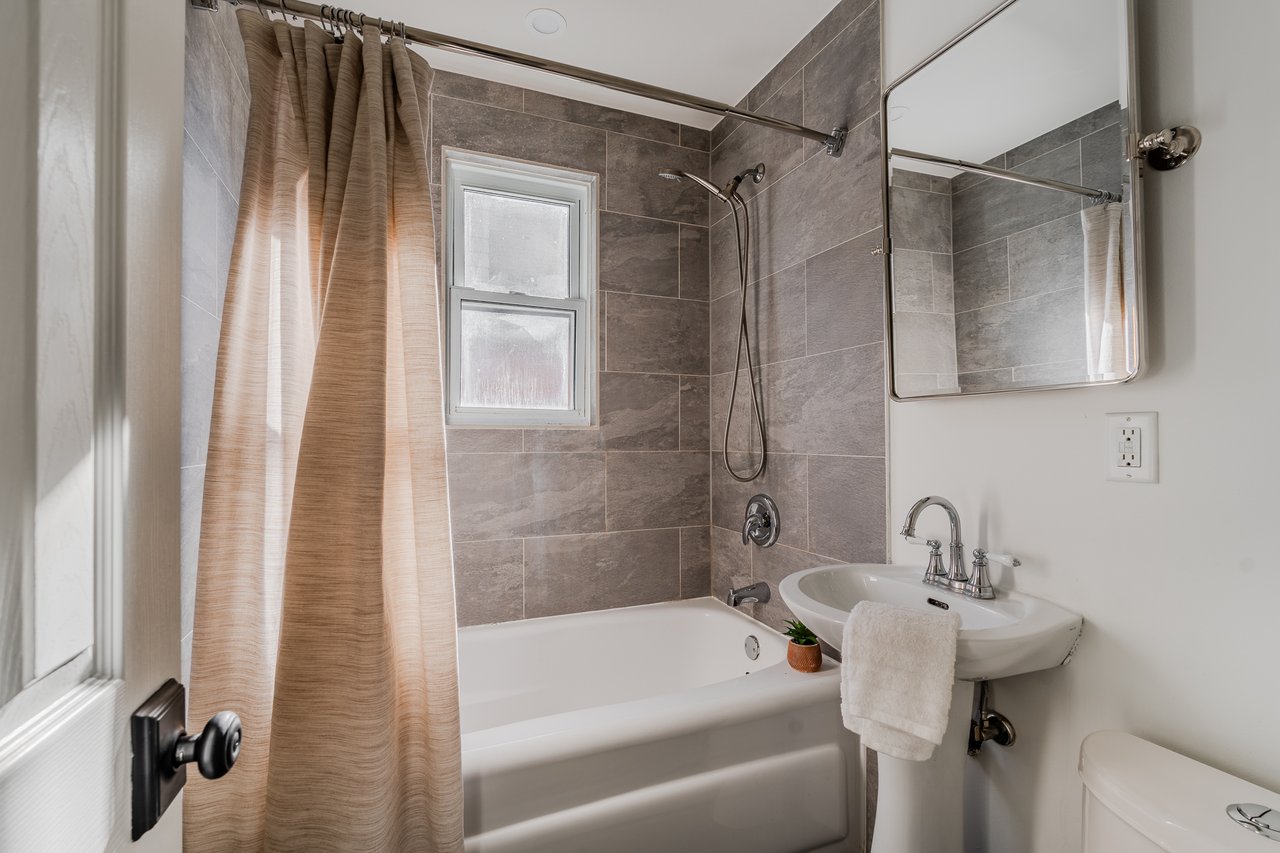 6 Evandale Rd
