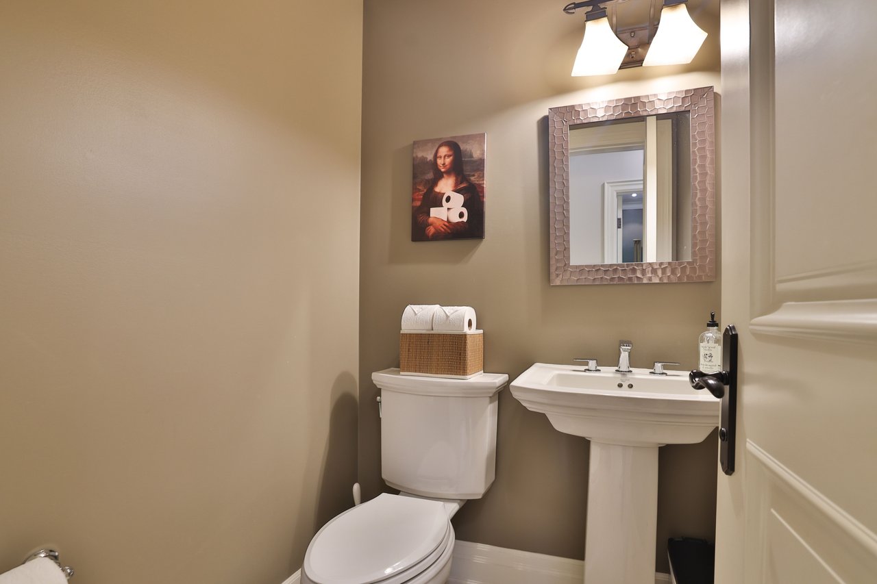 390 Seaton Drive, Oakville