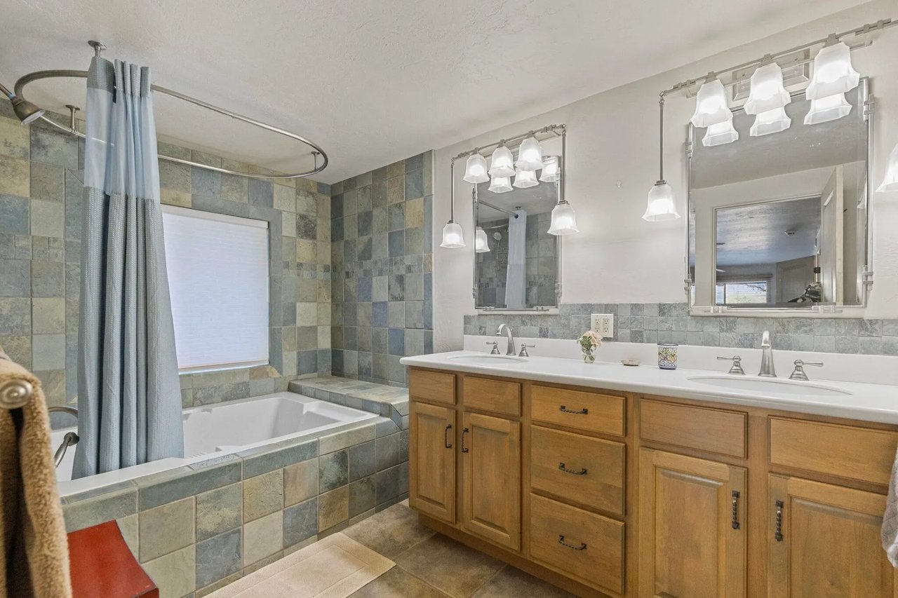 3155 W Elephant Head Rd