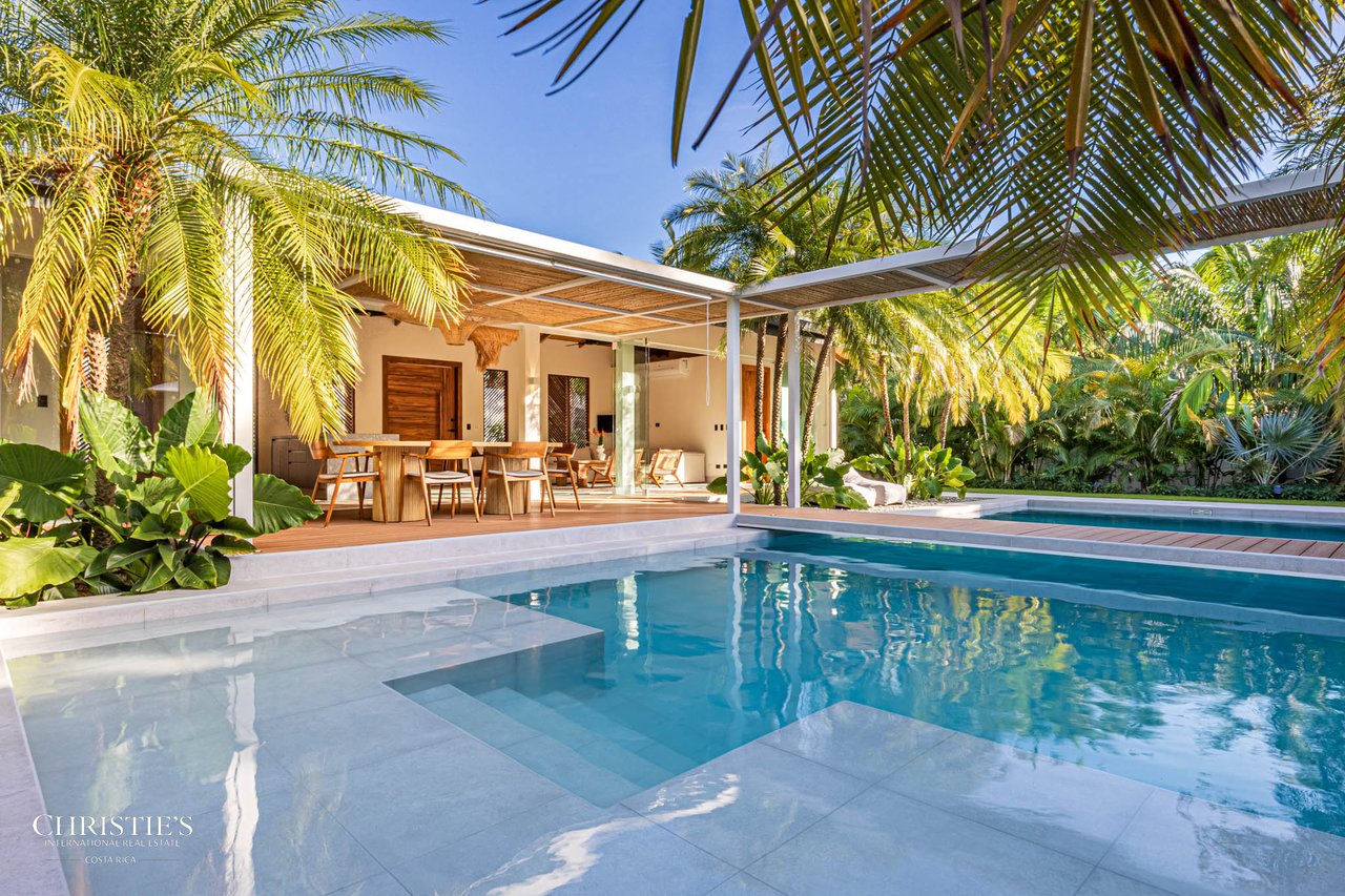 Casa Ohana – Comtemporary Luxury Villa, Steps from the Beach