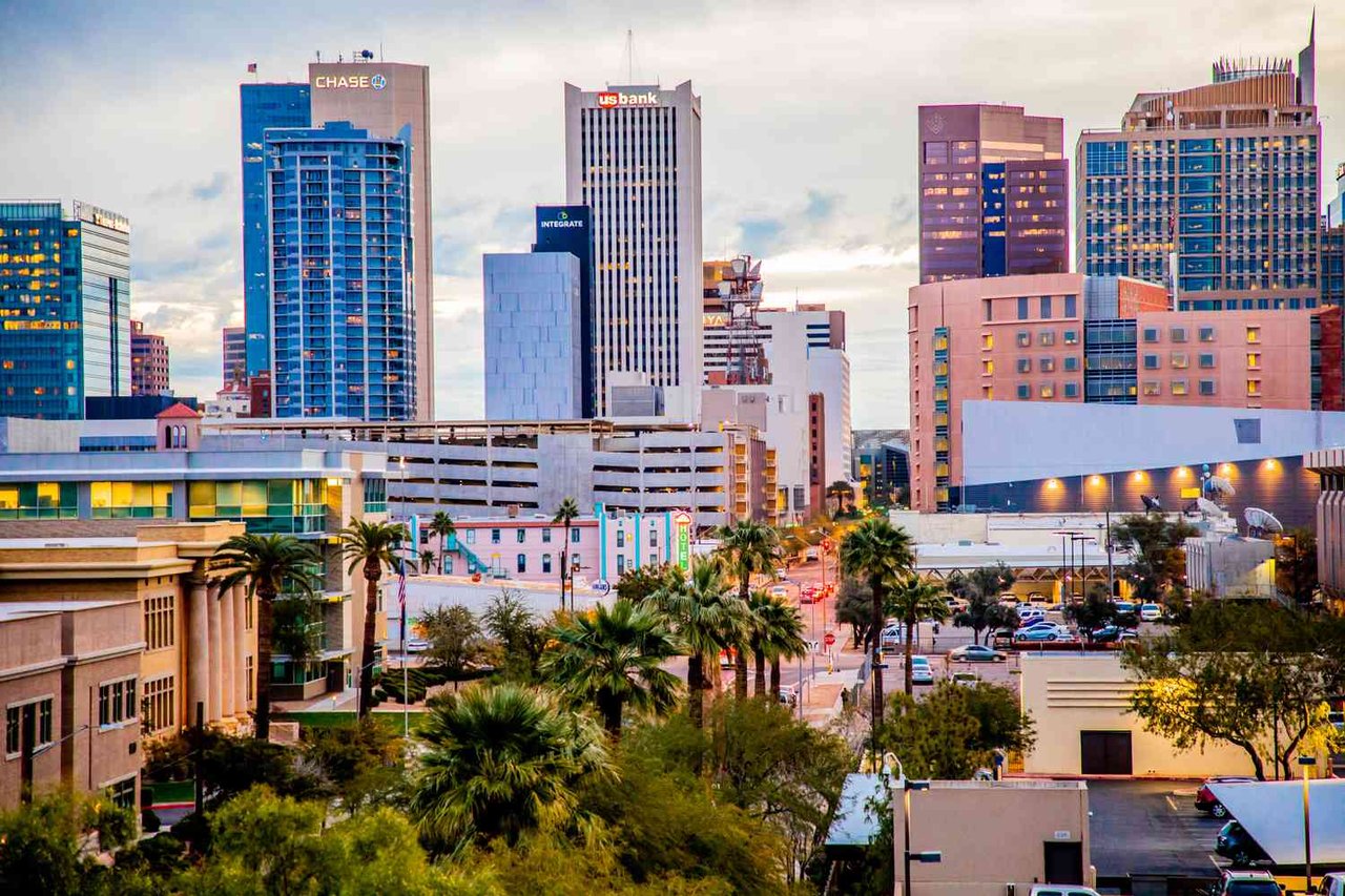 Scottsdale vs. Phoenix Real Estate: A Comprehensive Comparison of Arizona's Housing Market