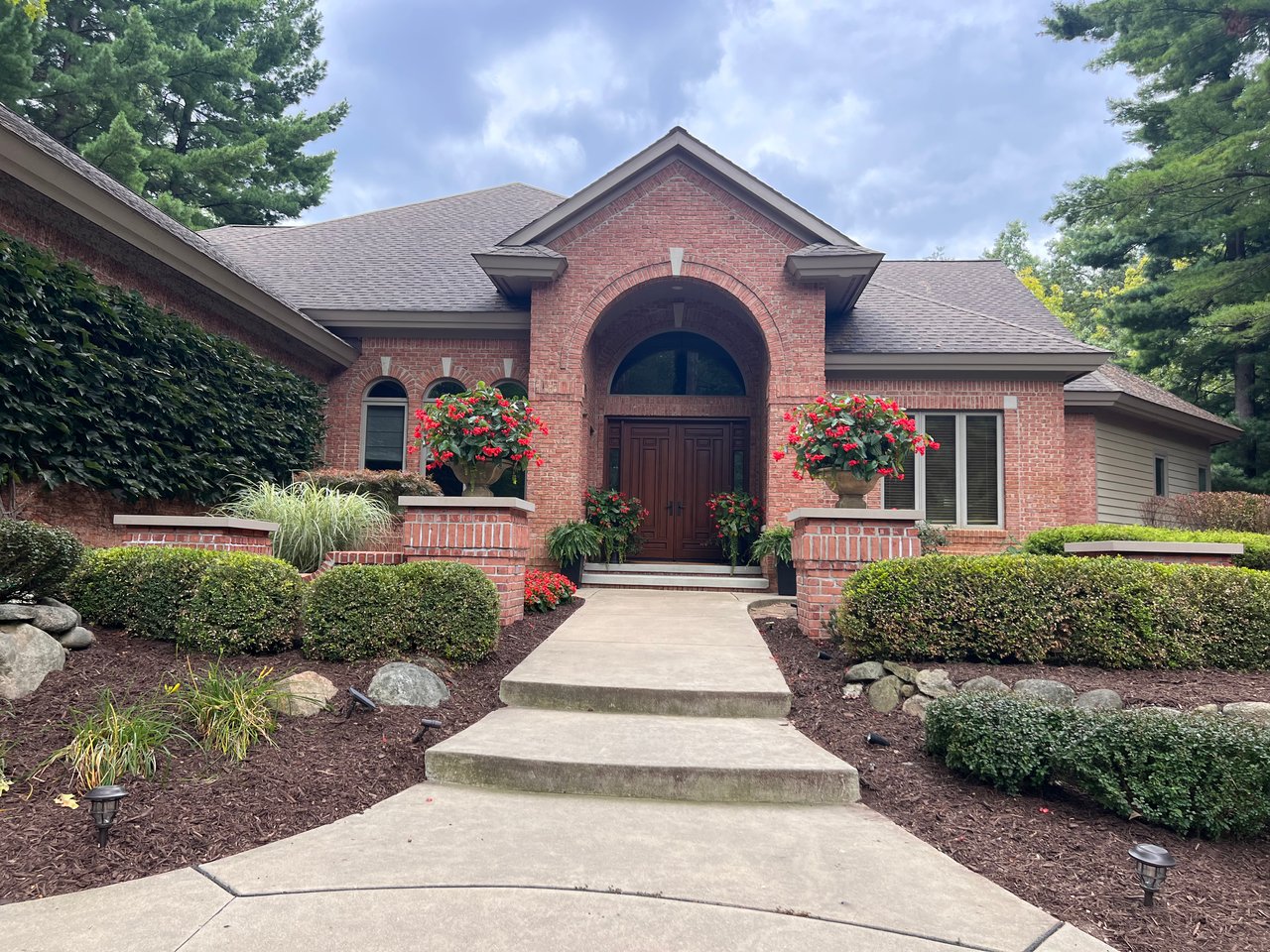 12172 Woodline