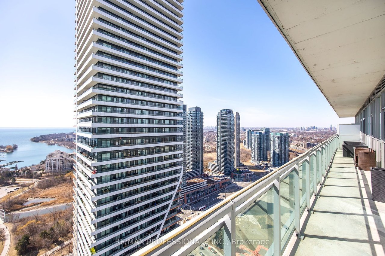 JADE WATERFRONT CONDOS 